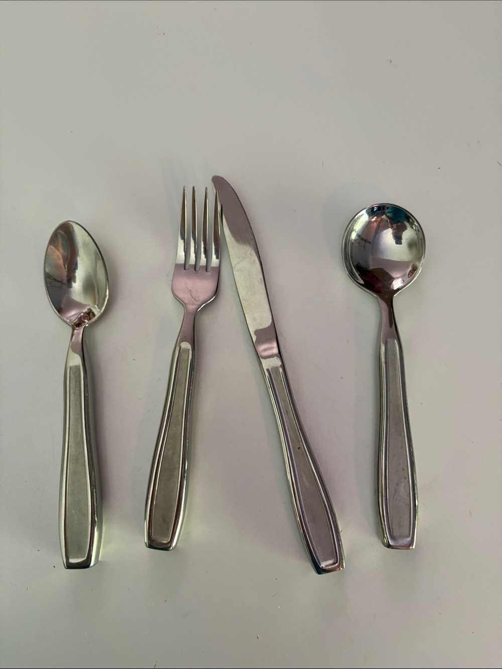 Weighted stainless Kinsman silverware set